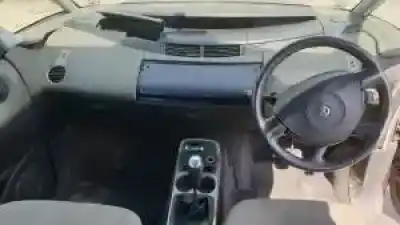 Véhicule à la ferraille renault espace iv (jk0) g9t743 de l'année 2002 alimenté 