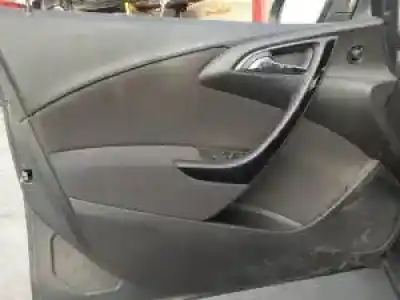 Veicolo di demolizione opel astra j lim. b16dtl dell'anno 2014 alimentato 