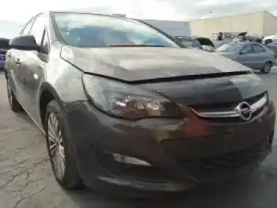 Veicolo di demolizione opel astra j lim. b16dtl dell'anno 2014 alimentato 