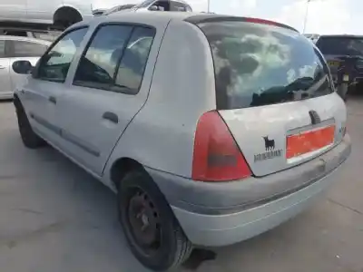 Veicolo di demolizione renault clio ii fase i (b/cbo) d7f726 dell'anno 1999 alimentato 