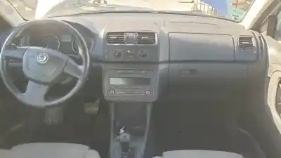 Scrapping Vehicle skoda fabia combi (5j5) cbzb of the year 2010 powered 