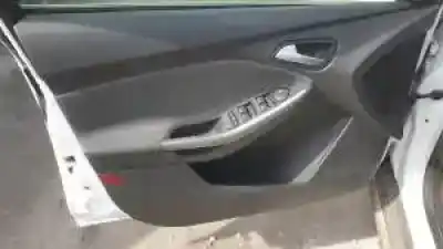 Veicolo di demolizione ford focus lim. (cb8) t3da dell'anno 2010 alimentato 