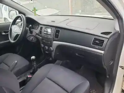 Здавання транспортного засобу ssangyong korando d20dtf року 2011 потужний 