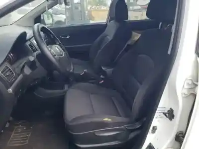 Здавання транспортного засобу ssangyong korando d20dtf року 2011 потужний 