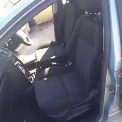 Veículo de Sucata peugeot 207 9h01 do ano 2009 alimentado 