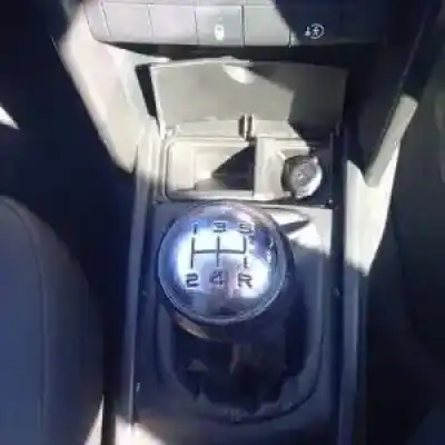 Veículo de Sucata peugeot 207 9h01 do ano 2009 alimentado 