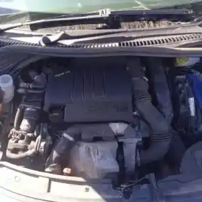 Veículo de Sucata peugeot 207 9h01 do ano 2009 alimentado 