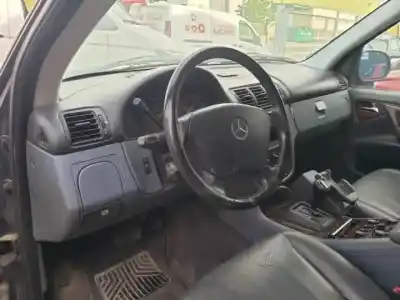 Veículo de Sucata mercedes-benz clase m (w163) 112942 do ano 1997 alimentado 