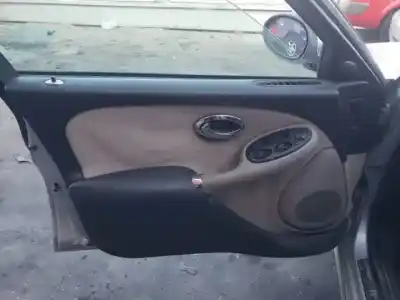 Здавання транспортного засобу mg rover rover 75 (j/rj) d-204d2 року 1999 потужний 