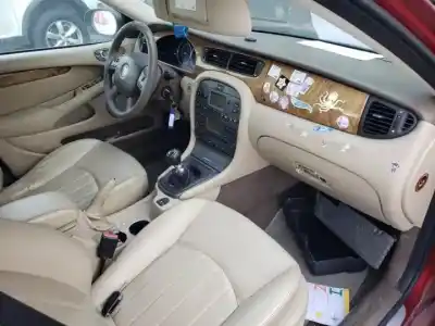 Здавання транспортного засобу jaguar x-type i (x400) 2.5 v6 a las 4 ruedas року 2003 потужний 