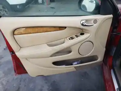 Здавання транспортного засобу jaguar x-type i (x400) 2.5 v6 a las 4 ruedas року 2003 потужний 