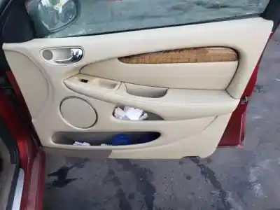 Здавання транспортного засобу jaguar x-type i (x400) 2.5 v6 a las 4 ruedas року 2003 потужний 
