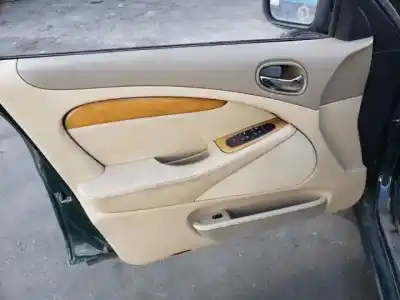 Здавання транспортного засобу jaguar s-type ii (x200) 4.0 v8 року 1998 потужний 