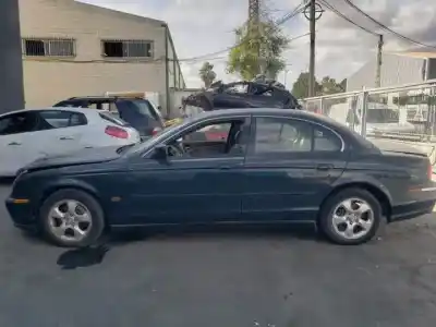 Здавання транспортного засобу jaguar s-type ii (x200) 4.0 v8 року 1998 потужний 