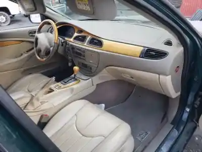 Здавання транспортного засобу jaguar s-type ii (x200) 4.0 v8 року 1998 потужний 