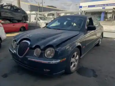 Здавання транспортного засобу jaguar s-type ii (x200) 4.0 v8 року 1998 потужний 