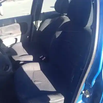 Здавання транспортного засобу renault clio ii fase ii (b/cb0) k9k260 року 2001 потужний 