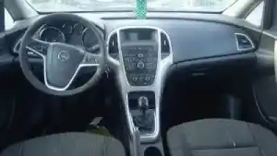 Veículo de Sucata opel astra j lim. a17dtj do ano 2009 alimentado 