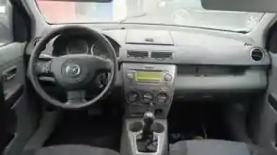 Vehicul casat mazda 2 berlina (dy) fxja al anului 2003 alimentat 