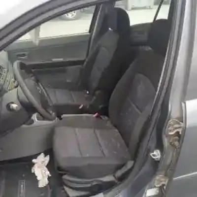 Vehicul casat mazda 2 berlina (dy) fxja al anului 2003 alimentat 