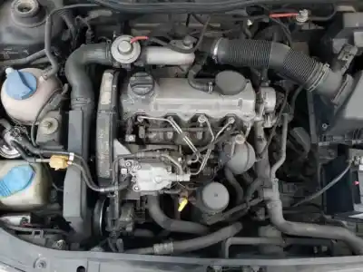 Здавання транспортного засобу audi a3 (8l) ahf року 1996 потужний 
