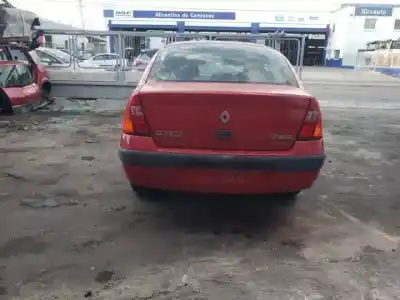 Scrapping Vehicle renault clio ii symbol k7j700 of the year 2001 powered 