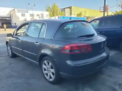 Здавання транспортного засобу renault vel satis (bj0) p9x701 року 2002 потужний 