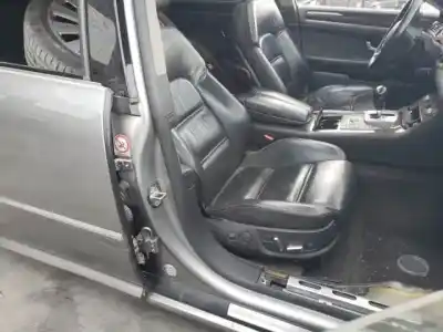 Здавання транспортного засобу audi a8 (4e2) asb року 2003 потужний 