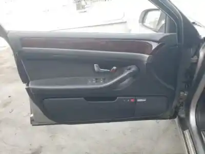 Здавання транспортного засобу audi a8 (4e2) asb року 2003 потужний 