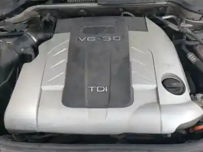 Здавання транспортного засобу audi a8 (4e2) asb року 2003 потужний 