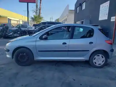 Здавання транспортного засобу peugeot                                            206 berlina                                                                                                                                                                                                                                                xt                                                                                                                                                                                                                                                         року 2002 потужний nfu