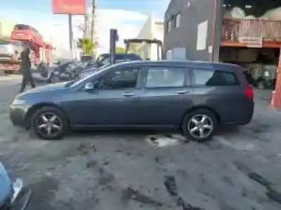 Veículo de Sucata honda accord tourer (cn/cm) n22a1 do ano 2003 alimentado 