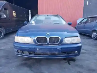 Véhicule à la ferraille BMW SERIE 5 TOURING (E39) D-256D1 de l'année 2000 alimenté 