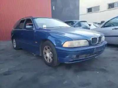 Veículo de Sucata bmw serie 5 touring (e39) d-256d1 do ano 2000 alimentado 