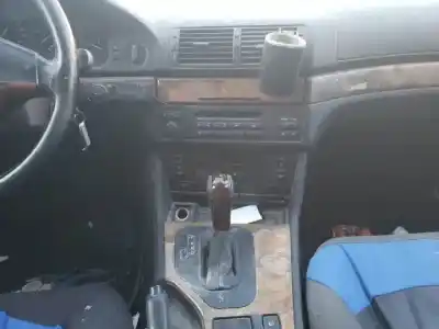 Veículo de Sucata bmw serie 5 touring (e39) d-256d1 do ano 2000 alimentado 