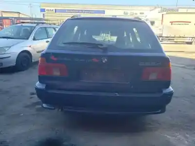 Veículo de Sucata bmw serie 5 touring (e39) d-256d1 do ano 2000 alimentado 