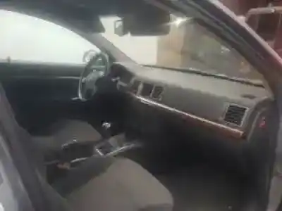 Veículo de Sucata opel vectra c caravan y22dtr do ano 2003 alimentado 