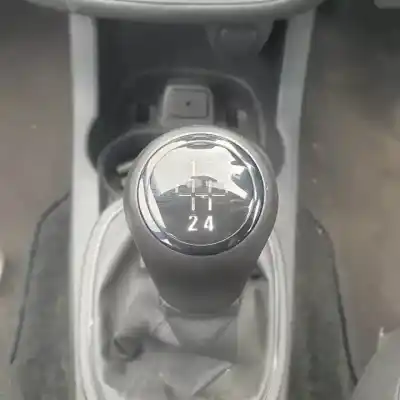 Здавання транспортного засобу opel corsa d a14xer року 2010 потужний 