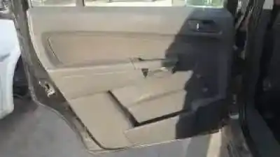 Veicolo di demolizione opel zafira b d-z19dt dell'anno 2005 alimentato 