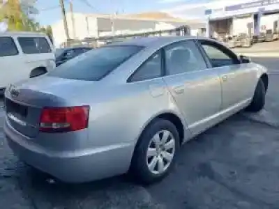 Veículo de Sucata audi a6 berlina (4f2) bmk do ano 2004 alimentado 