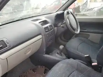 Здавання транспортного засобу renault clio ii fase ii (b/cb0) k4j711 року 2001 потужний 