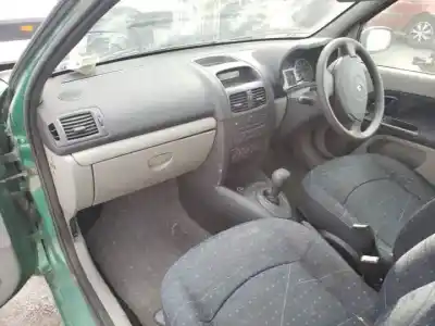 Здавання транспортного засобу renault clio ii fase ii (b/cb0) k4j711 року 2001 потужний 