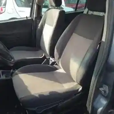 Veículo de Sucata opel zafira a y20dth do ano 2004 alimentado 