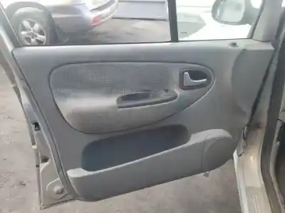 Здавання транспортного засобу renault scenic (ja..) k4m701 року 2001 потужний 