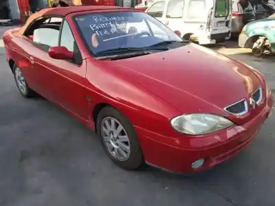 Veículo de Sucata renault megane i fase 2 cabriolet (ea..) k4m700 .k7m702.k4m700.k4ma7.k4m.k4m708 do ano 2000 alimentado 
