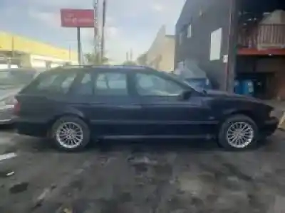 Veículo de Sucata bmw serie 5 touring (e39) 256s4 do ano 1997 alimentado 