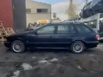 Veículo de Sucata bmw serie 5 touring (e39) 256s4 do ano 1997 alimentado 