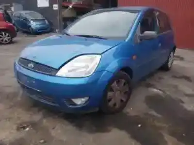 Veicolo di demolizione ford fiesta (cbk) g/fxjb dell'anno 2001 alimentato 