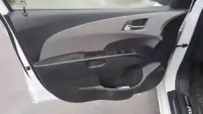 Veicolo di demolizione chevrolet aveo berlina hatchback a13dtr-d dell'anno 2011 alimentato 