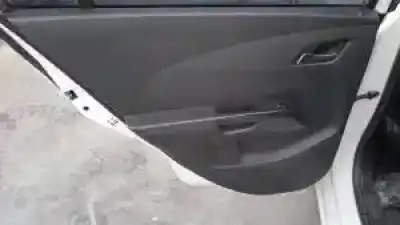 Veicolo di demolizione chevrolet aveo berlina hatchback a13dtr-d dell'anno 2011 alimentato 